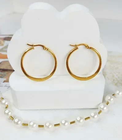 Par de argollas de acero inoxidable para dama color dorado