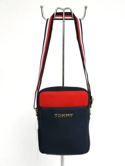 Bolso de hombro Tommy Hilfiger para dama color azul y rojo