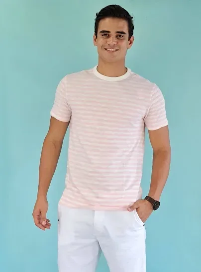 Camiseta GAP para caballero diseño a rayas rosado y blanco