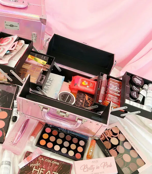 Caja de maquillaje Pfiffery para dama color rosado tornasol