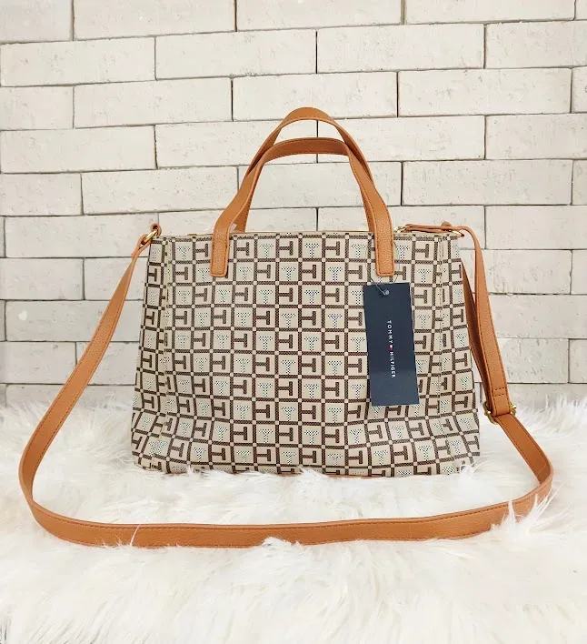 Bolso Tommy Hilfiger para dama color cafe