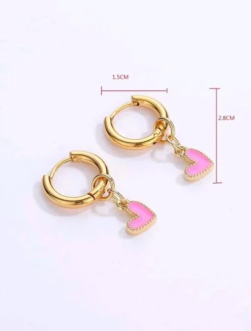 Argollas de acero inoxidable para dama con dije de corazón color rosado