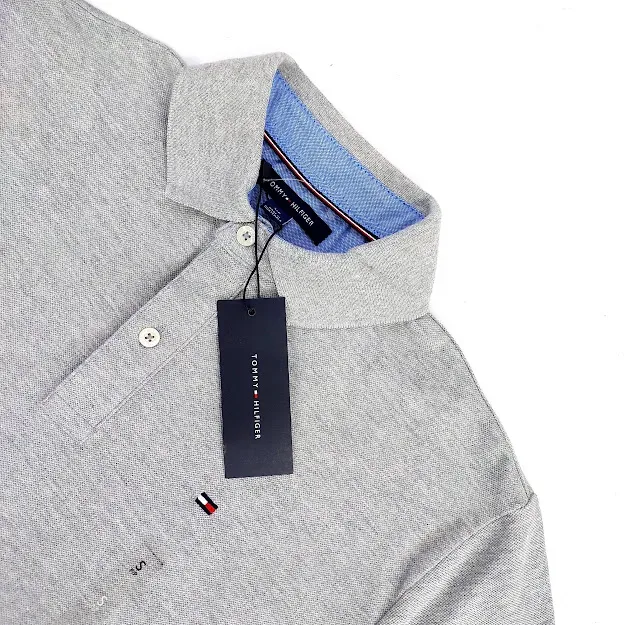 Camiseta Tommy Hilfiger Custom Fit para caballero color gris