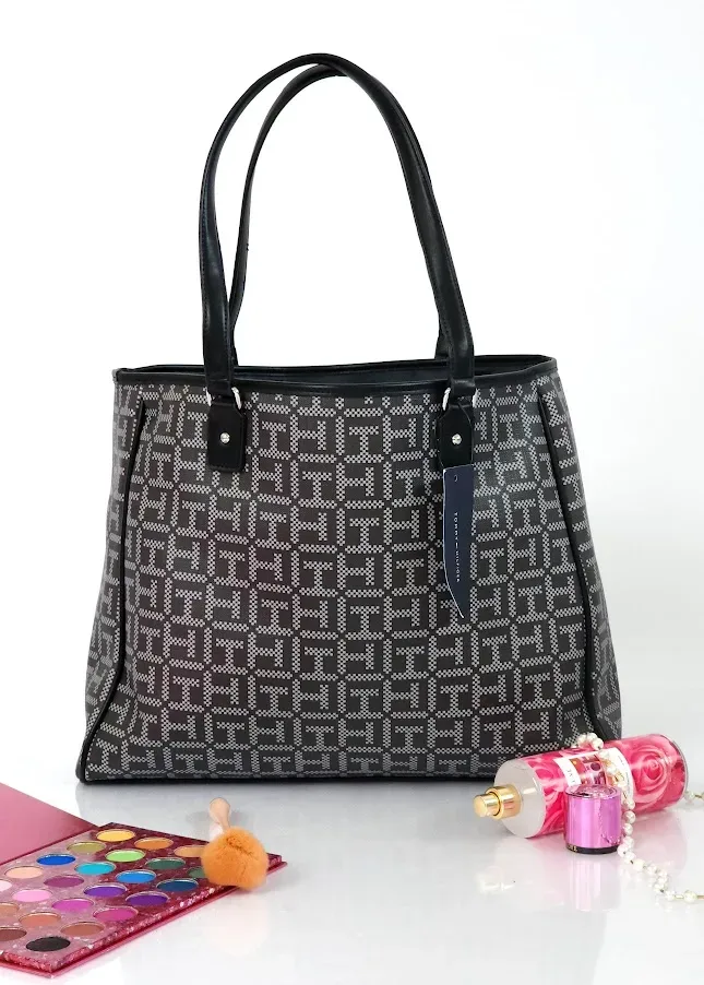 Bolso de hombro Tommy Hilfiger para dama color negro