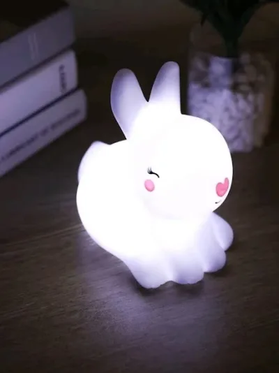 Lámpara diseño de conejo color blanco