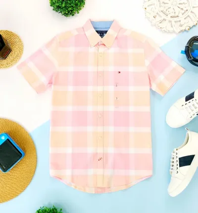 Camisa Tommy Hilfiger Slim Fit para caballero diseño a rayas cuadros