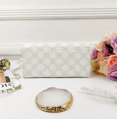 Cartera Nine West para dama color blanco y beige