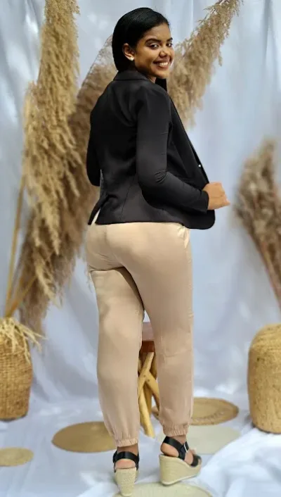 Pantalón Have color beige satinado
