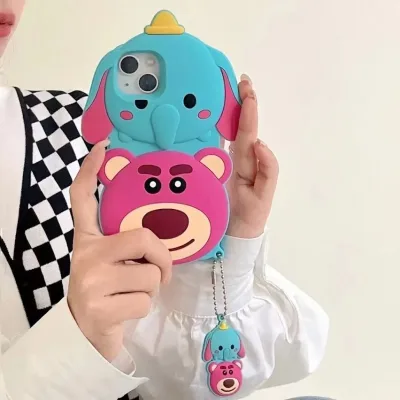 Funda para celular con diseño de Lotso y Dumbo