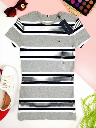 Camiseta Tommy Hilfiger para dama diseño a rayas