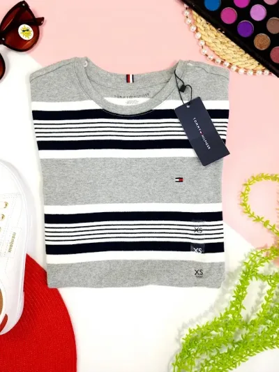 Camiseta Tommy Hilfiger para dama diseño a rayas