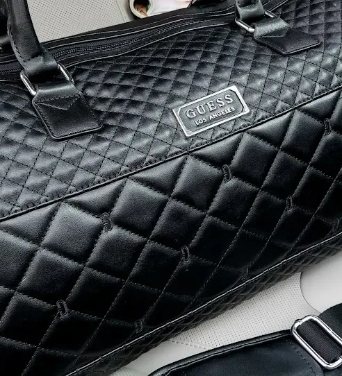 Bolso Guess para dama color negro