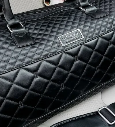 Bolso Guess para dama color negro