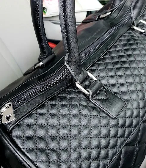 Bolso Guess para dama color negro