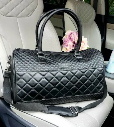 Bolso Guess para dama color negro