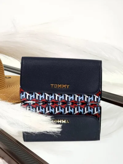 Cartera Tommy Hilfiger para dama color azul