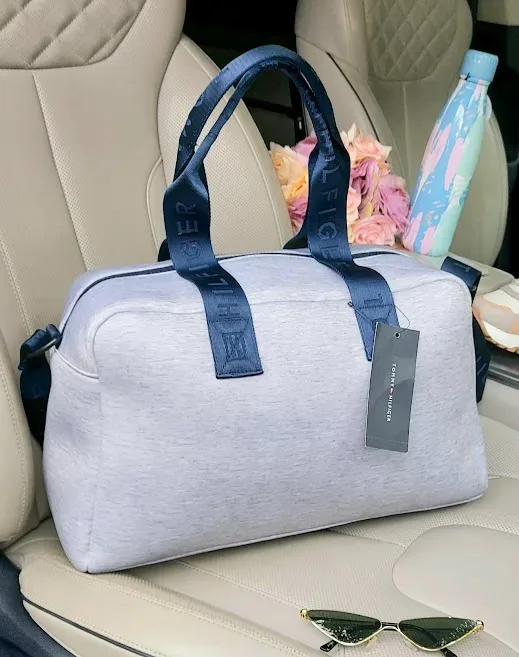 Bolso Tommy Hilfiger para dama color gris