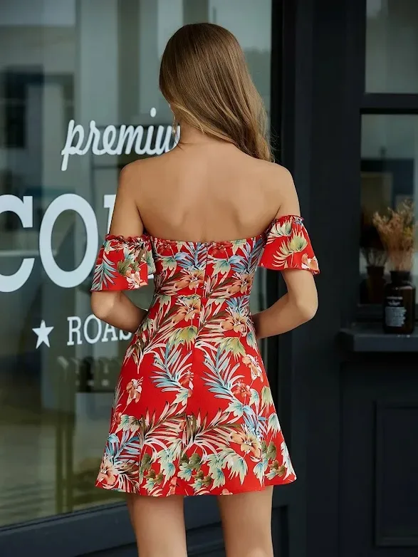Vestido para dama color rojo con abertura, con cordón de hombros descubiertos de estampado tropical