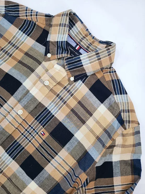 Camisa Tommy Hilfiger para caballero color cafe,negro y azul