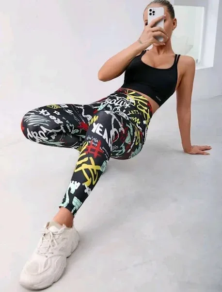 Licra deportiva para dama estampado de letra