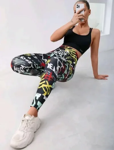 Licra deportiva para dama estampado de letra