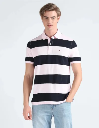 Camiseta Tommy Hilfiger para caballero diseño a rayas color rosa y azul