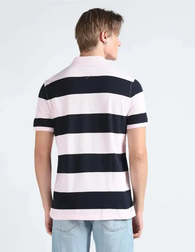 Camiseta Tommy Hilfiger para caballero diseño a rayas color rosa y azul