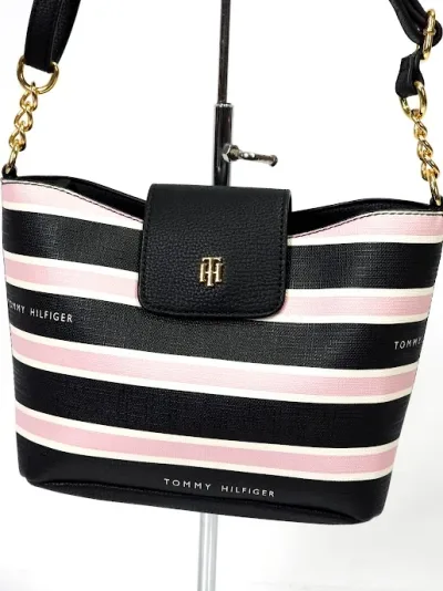 Bolso Tommy Hilfiger para dama color negro