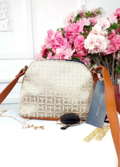 Bolso pequeño Tommy Hilfiger color beige