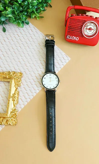 Reloj Q&Q para caballero color negro y plateado