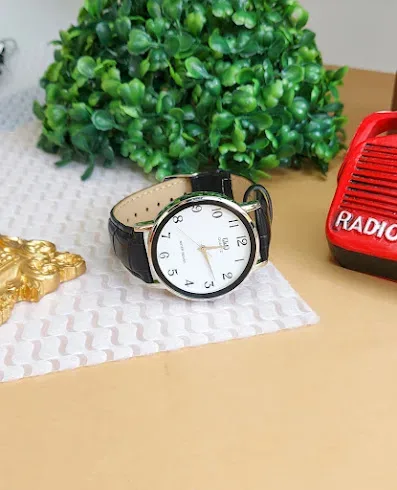 Reloj Q&Q para caballero color negro y plateado