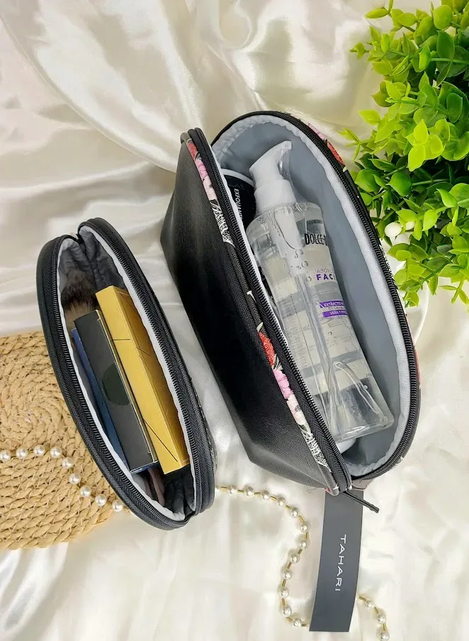 Par de cosmetiqueras
