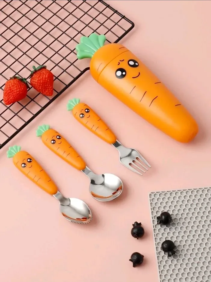set de cubiertos con diseño de zanahoria