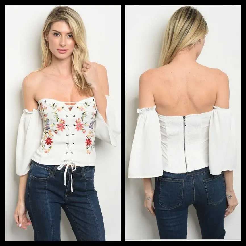Blusa Kate C para dama color blanco con diseño floral