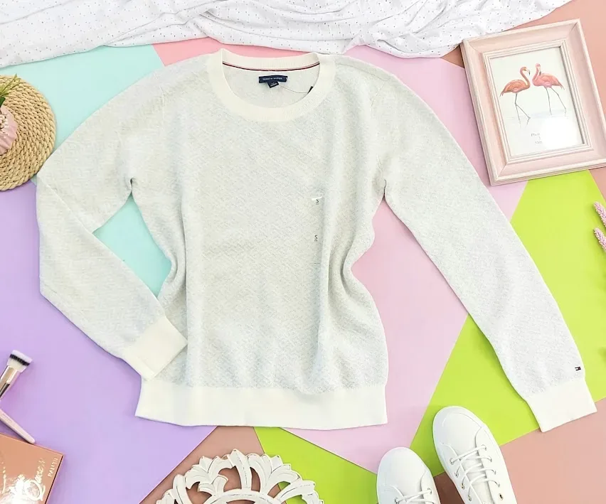 Suéter Tommy Hilfiger para dama color blanco y plateado