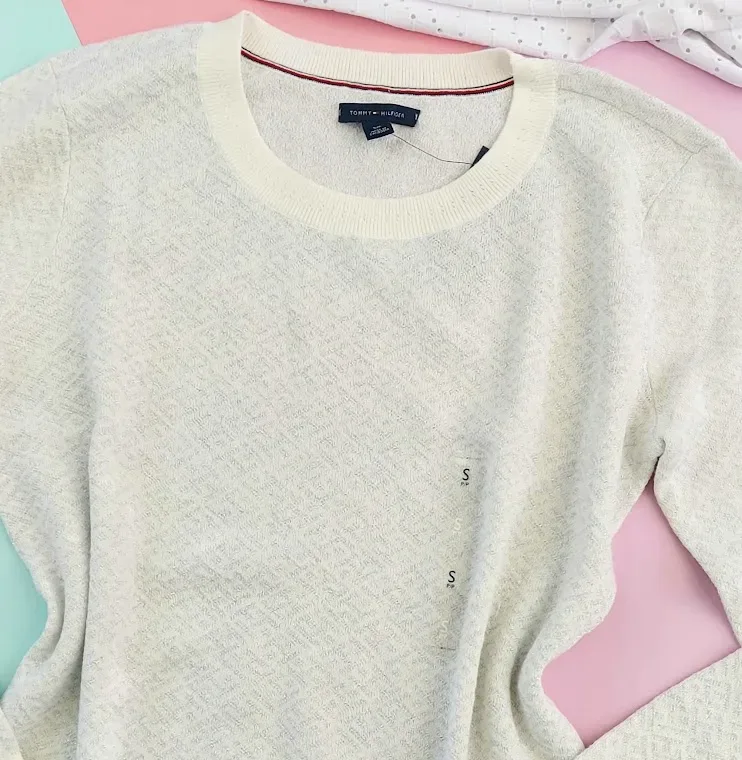 Suéter Tommy Hilfiger para dama color blanco y plateado