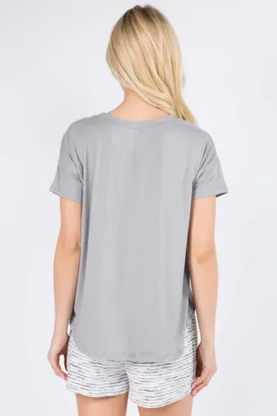 Pijama para dama color gris con blanco