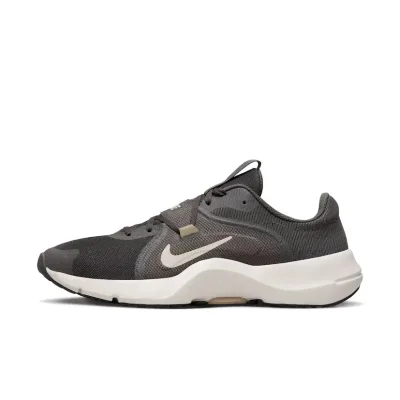 Tenis Nike In Season TR 13 color gris