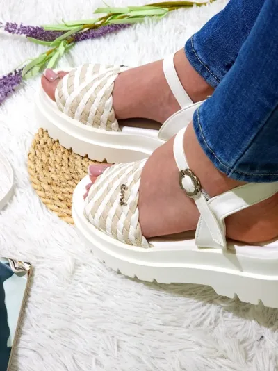 Sandalias Coral para dama Magnolia Cream Pu