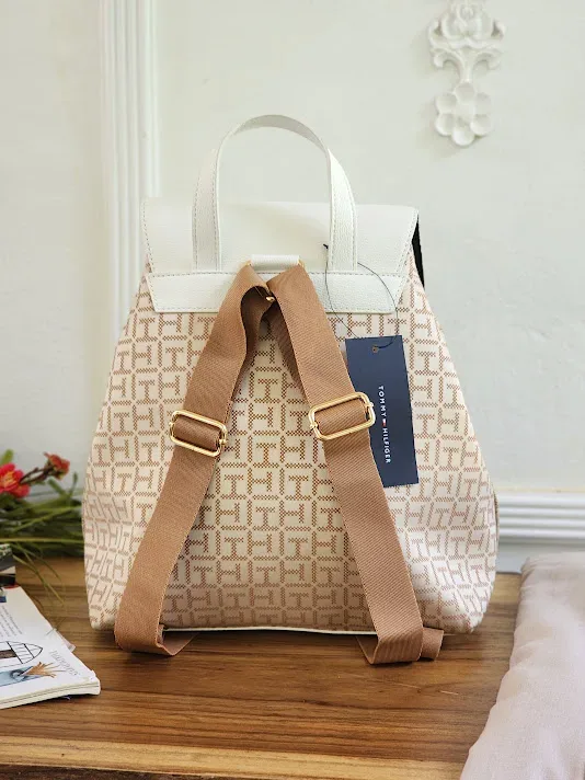 Bolso Tommy Hilfiger para dama XW03662-9730F5 COLOR BEIGE