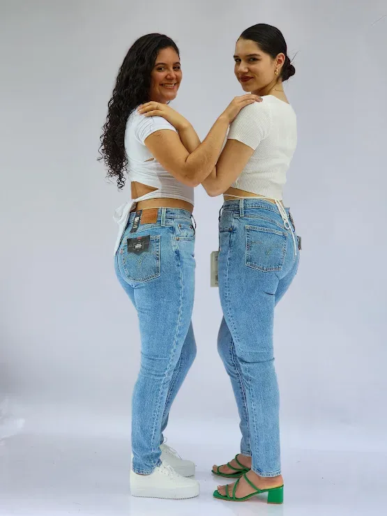 Jeans para dama Levis 501-0117