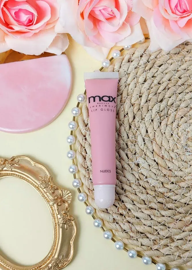 Lip gloss Max para dama color rosa nude