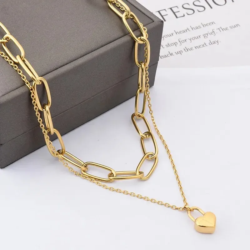 Collar de acero de titanio para dama color dorado