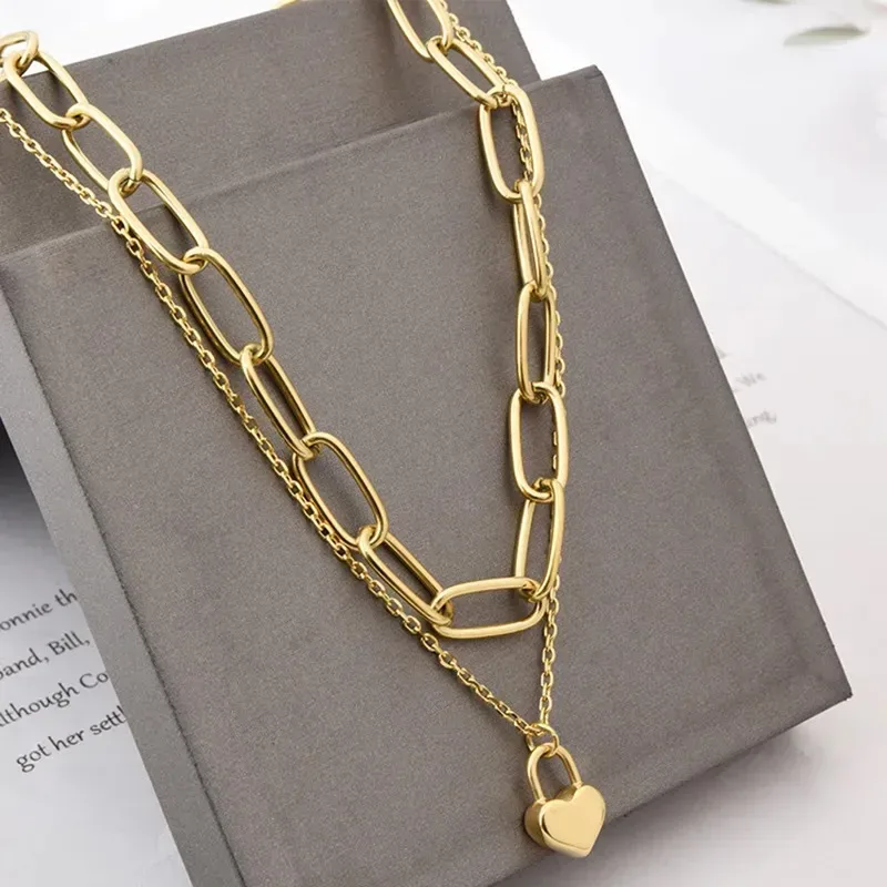 Collar de acero de titanio para dama color dorado