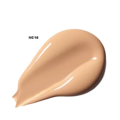Base de maquillaje MAC para dama tono NC18