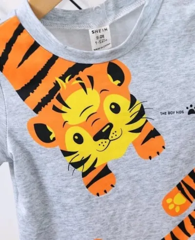Conjunto para niño con estampado de tigre