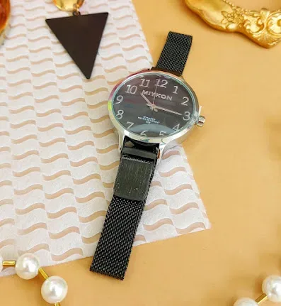 Reloj MIYKON para dama color negro