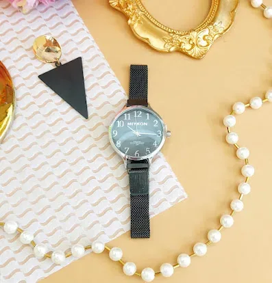Reloj MIYKON para dama color negro