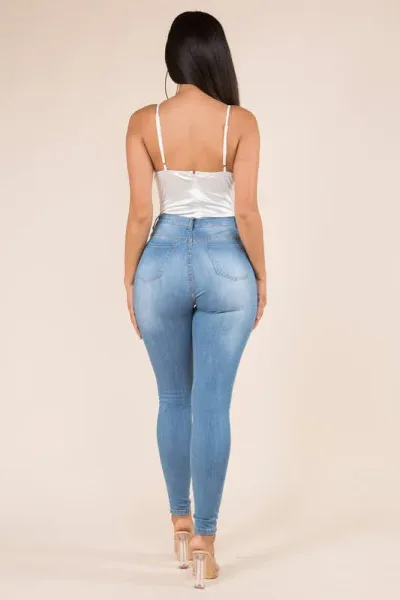Body para dama color blanco satén 1083
