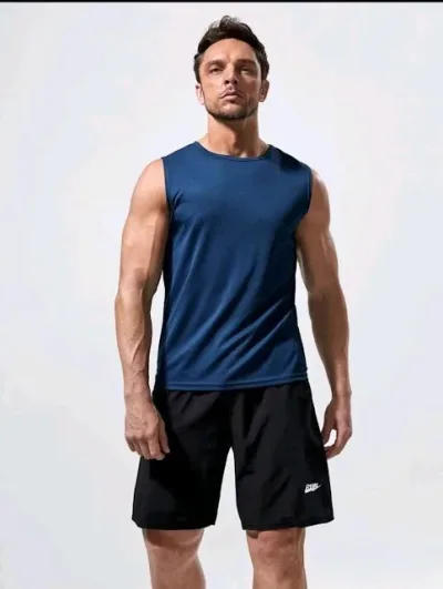 Camiseta deportiva para caballero color azul sin mangas